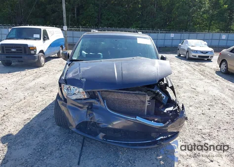 2015 Chrysler Town & Country Touring z USA, uszkodzony, nr VIN 2C4RC1BG3FR716226